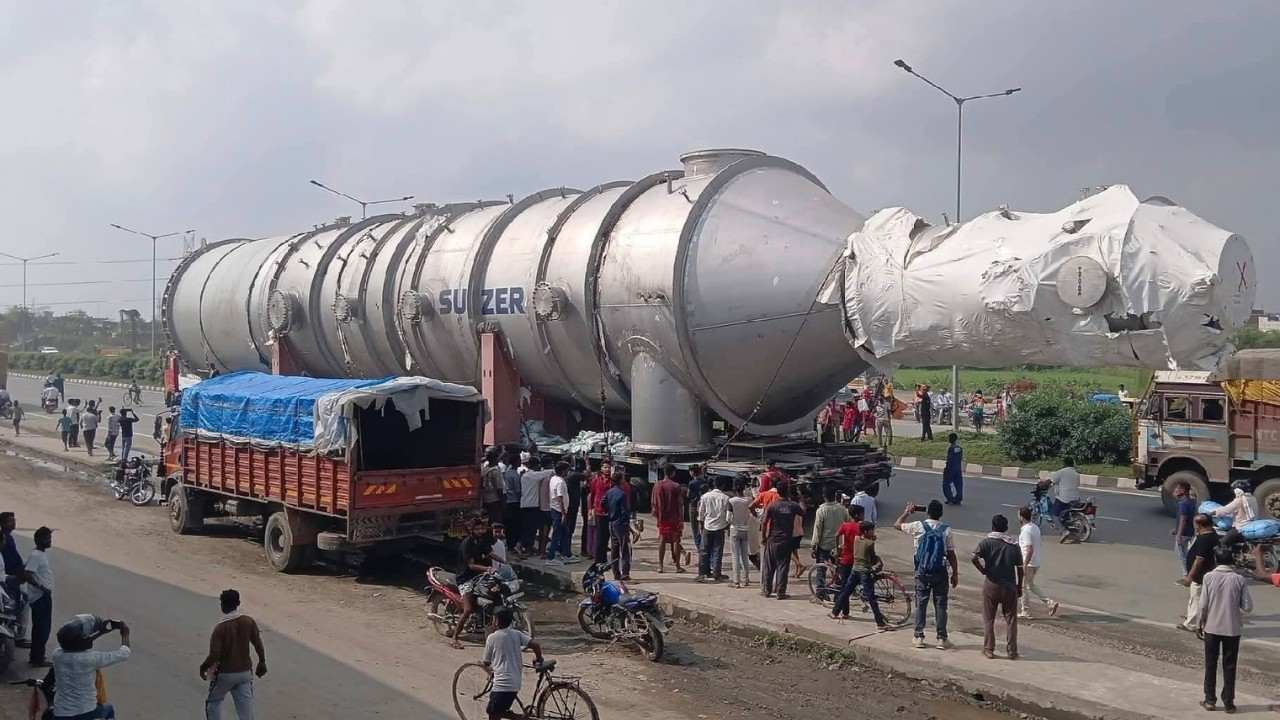 Trailer with 308 wheels