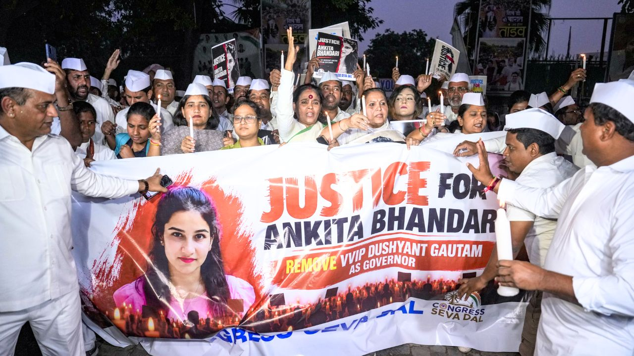 अंकिता भंडारी को इंसाफ की मांग को लेकर दिल्ली में प्रदर्शन