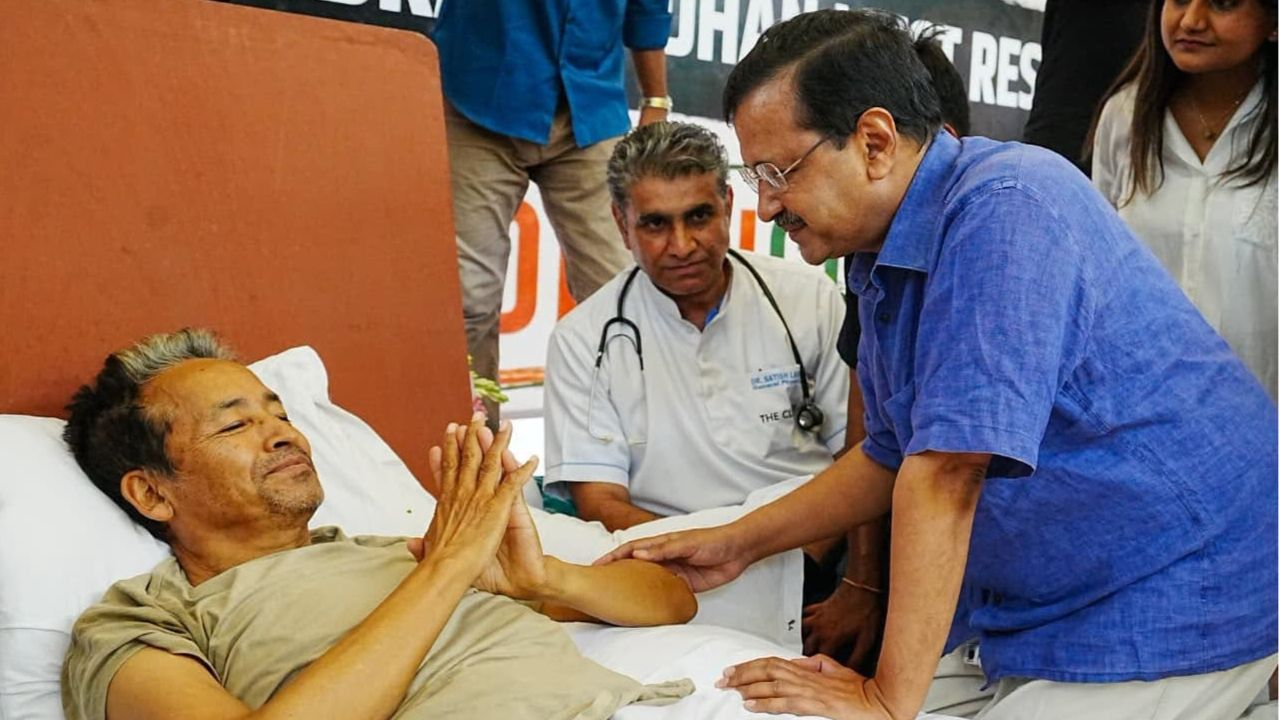 Arvind Kejriwal with sonam Wangchuk