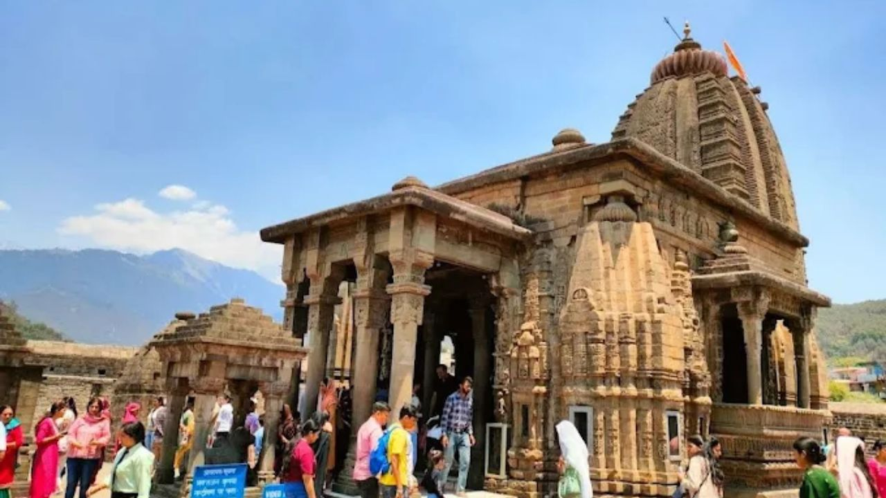 हिमाचल के कांगड़ा जिले में स्थित ऐतहासिक बैजनाथ मंदिर, Photo Credit-Internet 