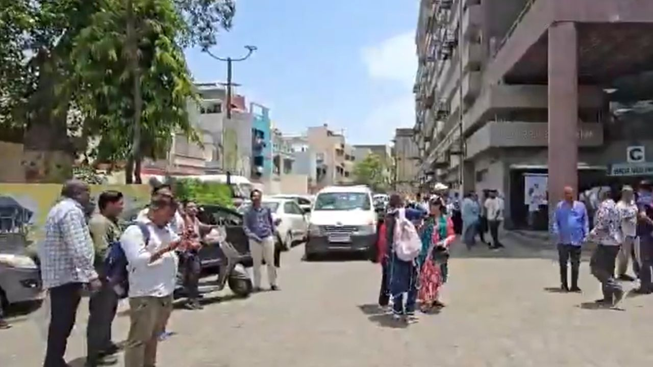 Bomb threats News