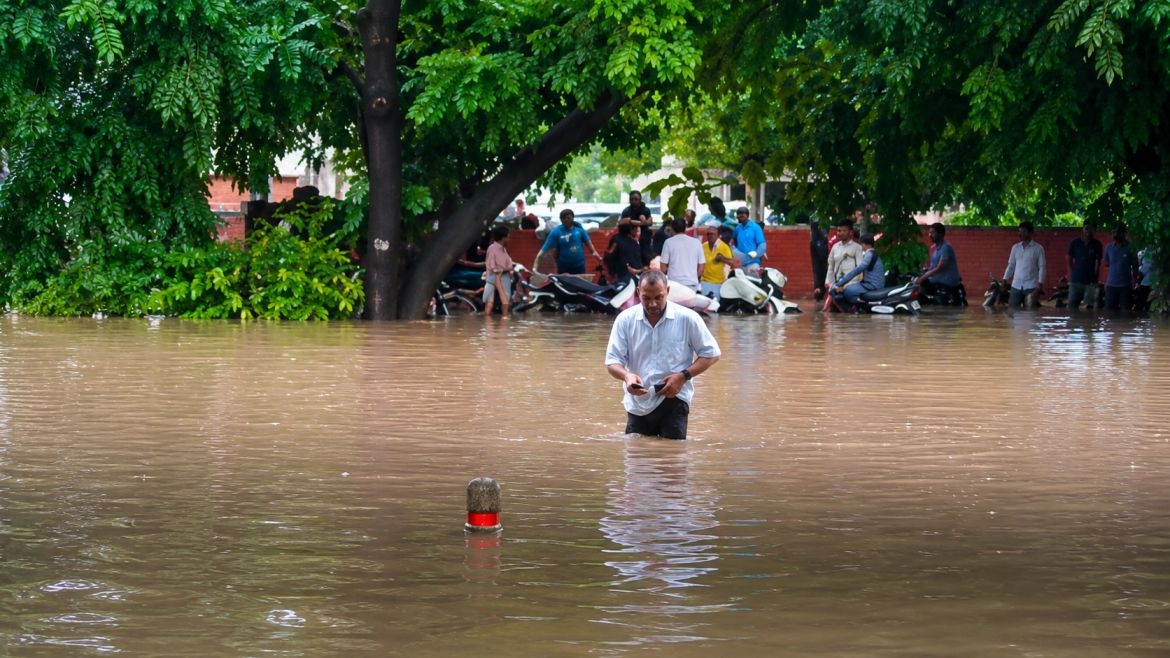 Heavy rain in chandigarh