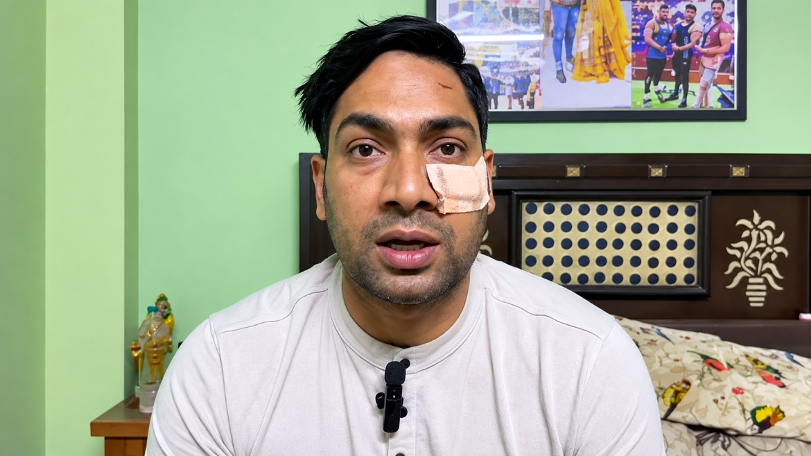 Delhi cop assaulted