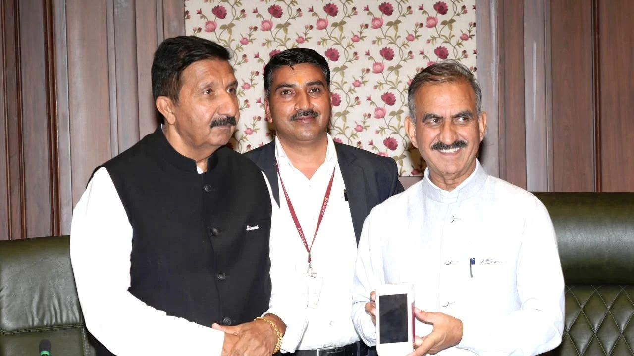 ‘चालान 2 पे’ पहल का शुभारंभ करते मुख्यमंत्री सुक्खू  और उप मुख्यमंत्री मुकेश अग्निहोत्री, Photo Credit-DPR Shimla 