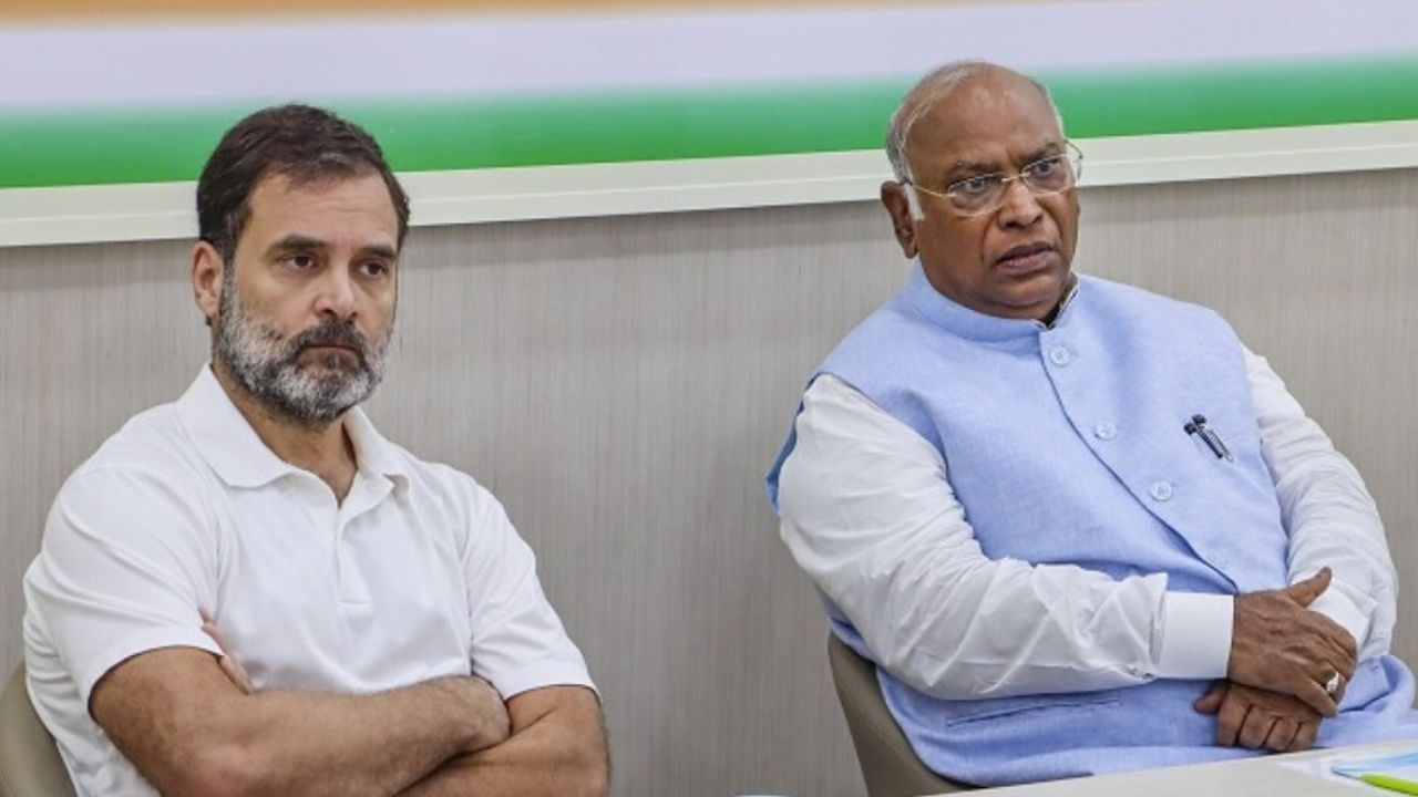 Mallikarjun Kharge and Rahul Gandhi