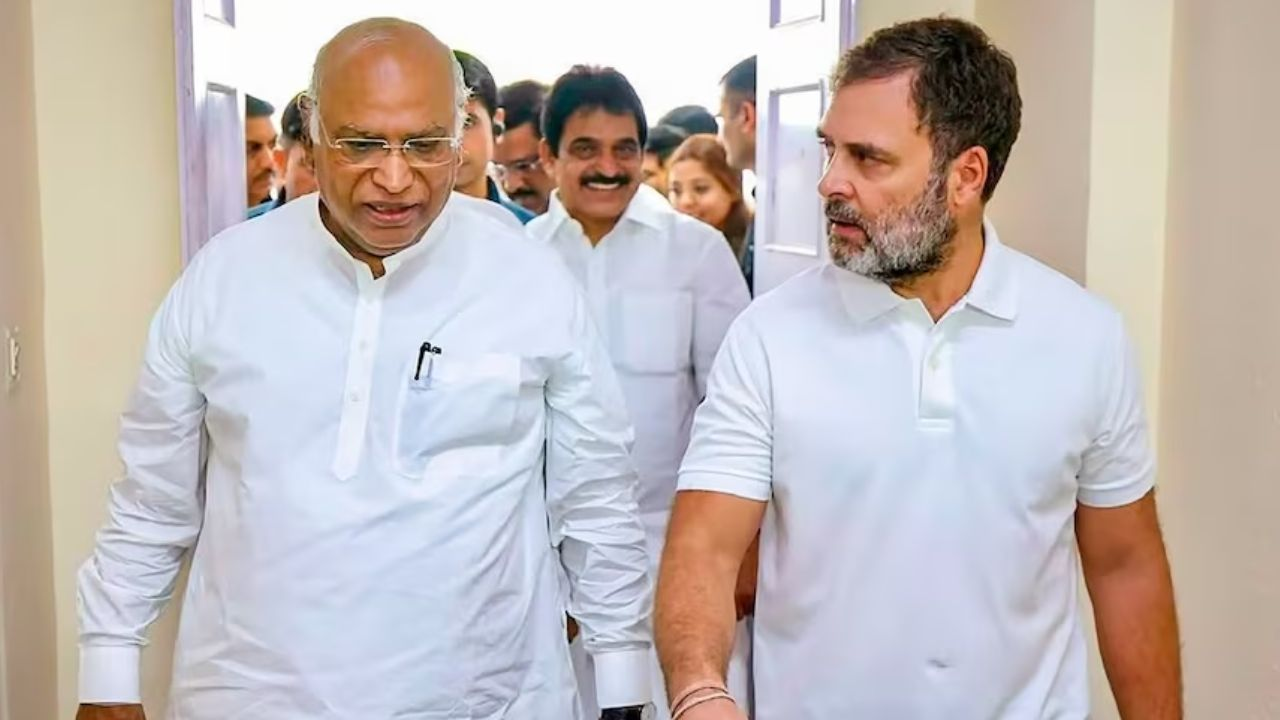 Mallikarjun Kharge and Rahul Gandhi