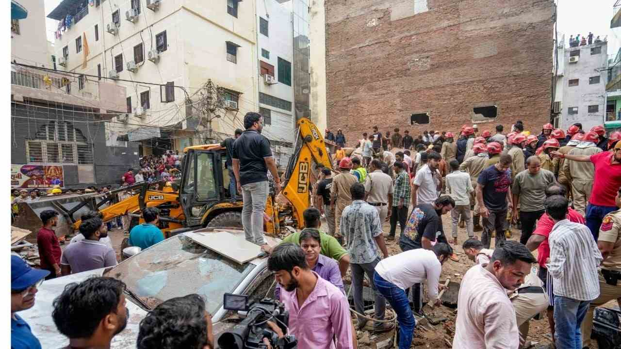 Delhi Satya Niketan Building Collapsed
