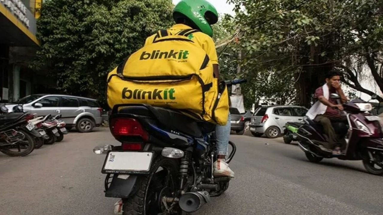 blinkit delivery boy