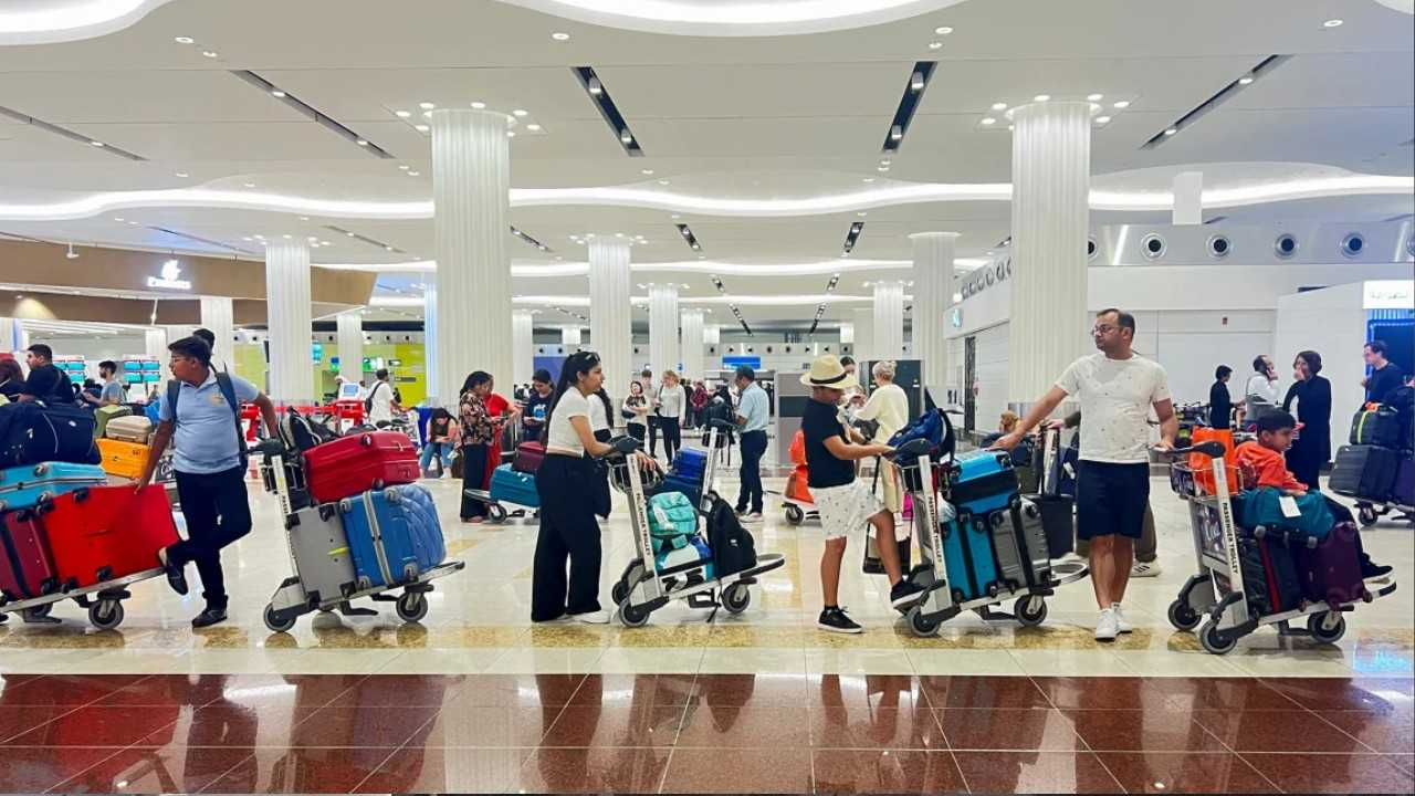 Dubai International Airport Flight delayed