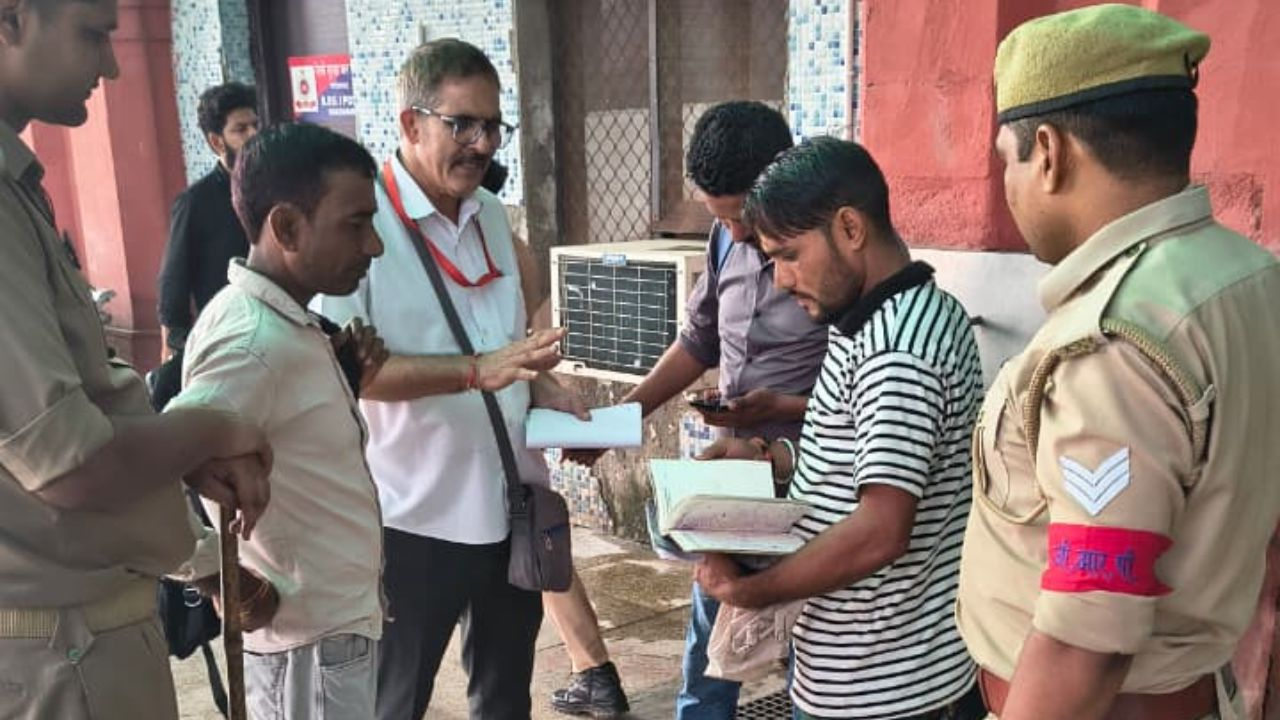 Ghaziabad station ticket checking