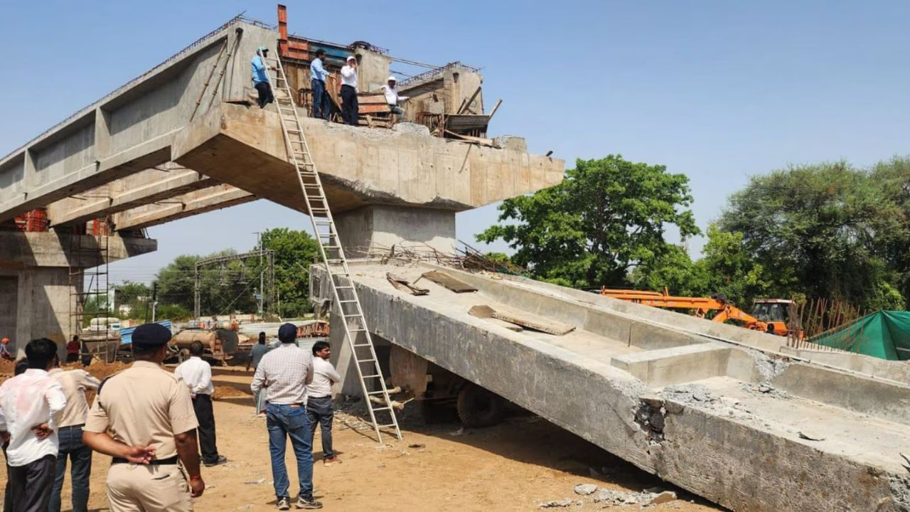 Anand bridge collapse