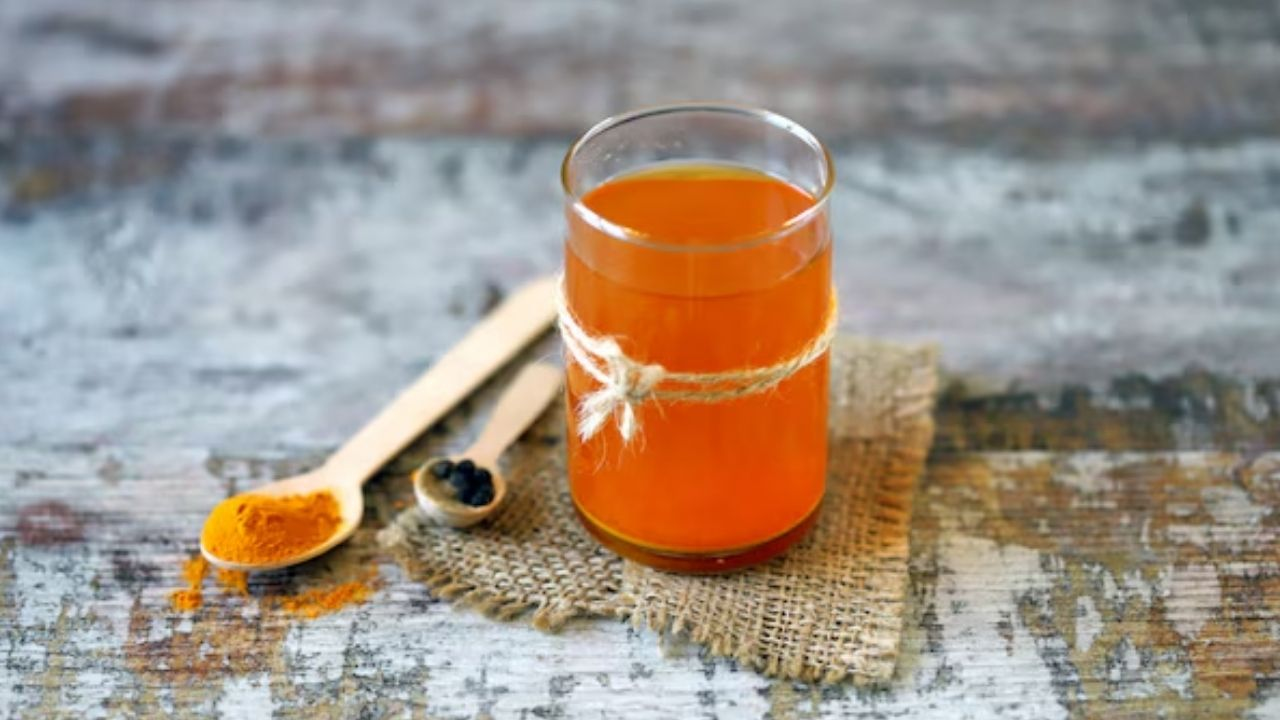 turmeric water benefits skin