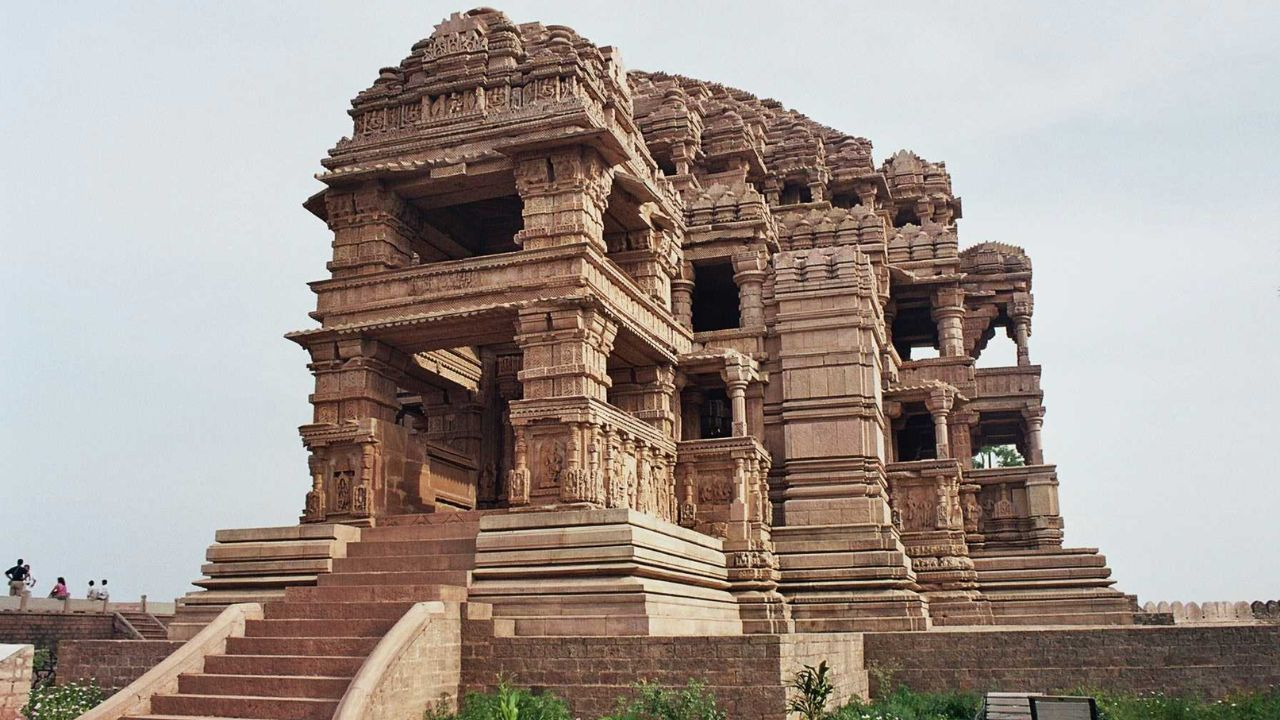 Saas bahu mandirSas-Bahu Temple of Gwalior