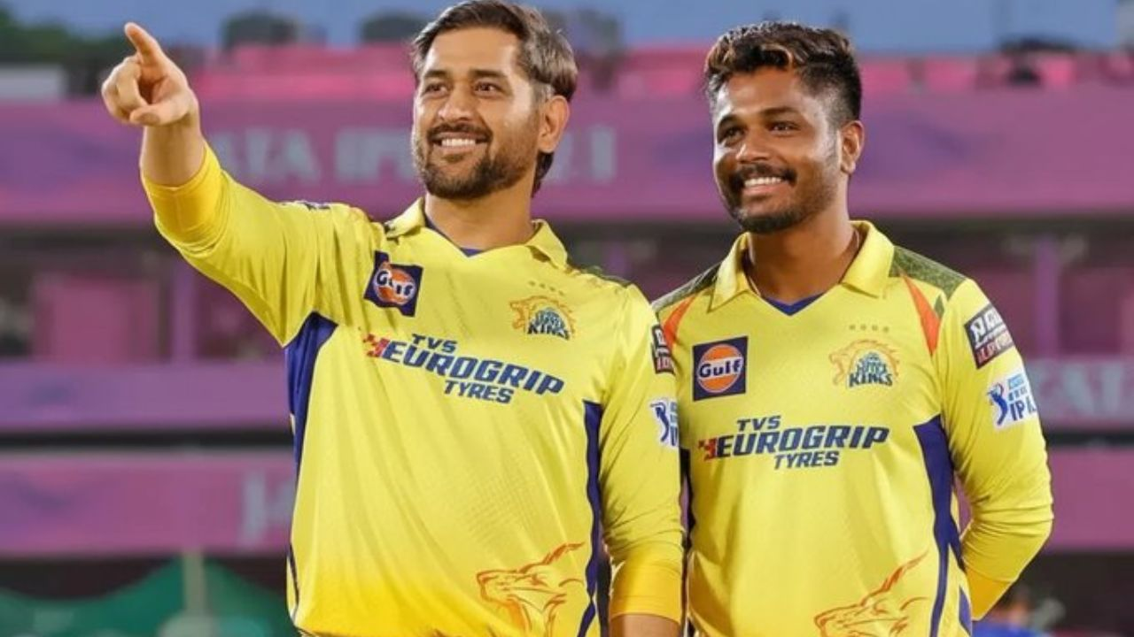 MS Dhoni and Sanju Samson 