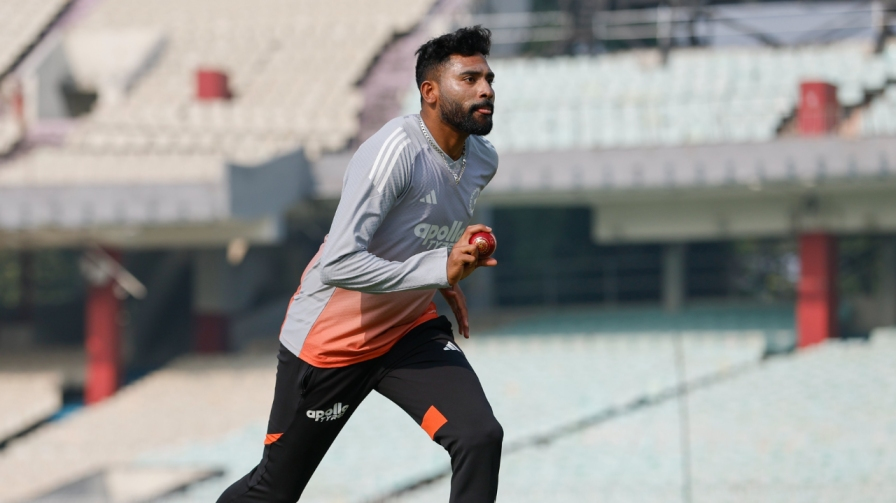 Mohammed Siraj Bowling