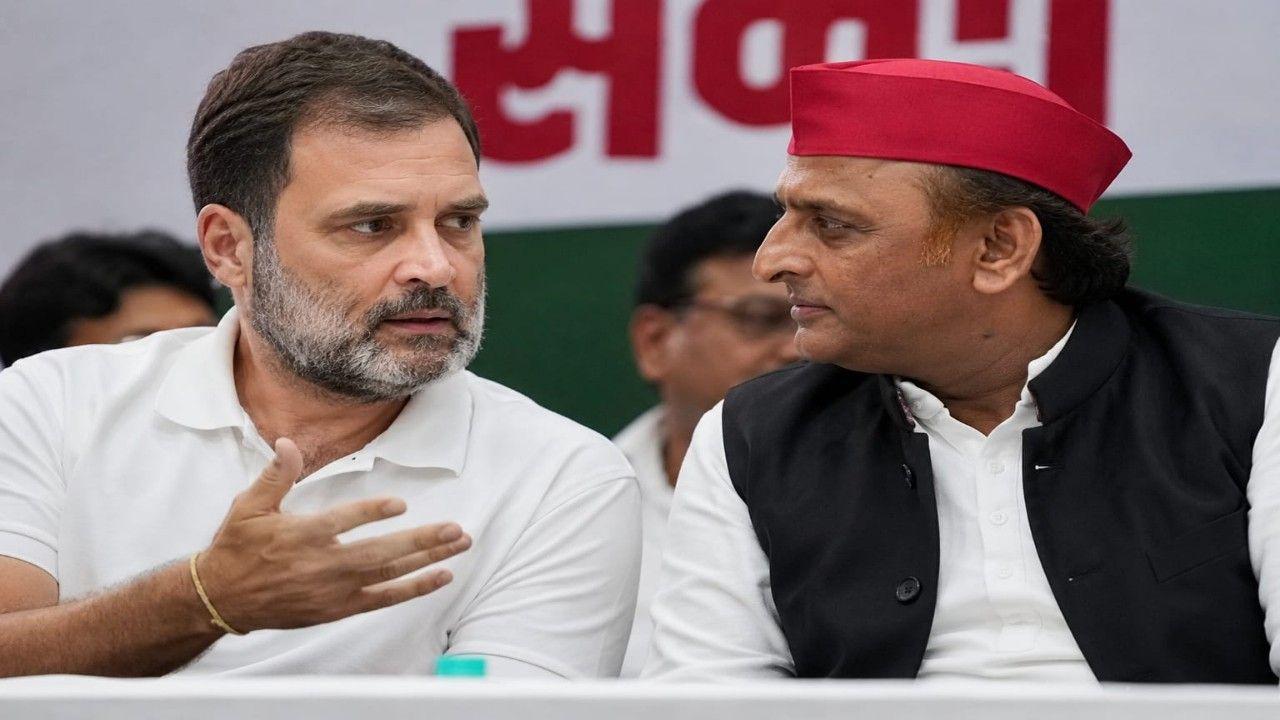 Akhilesh Yadav and Rahul Gandhi