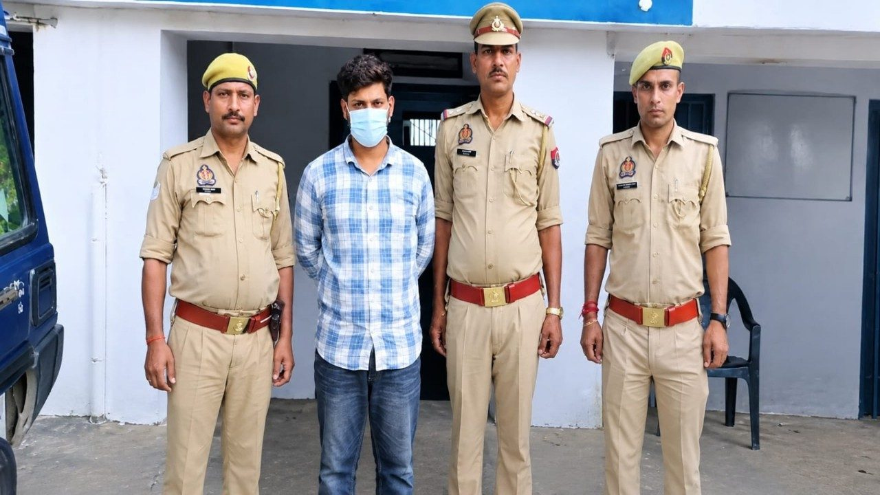 aligarh muslim university hostel case