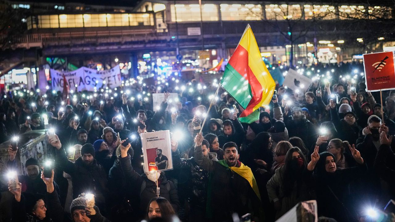 iran students protesting