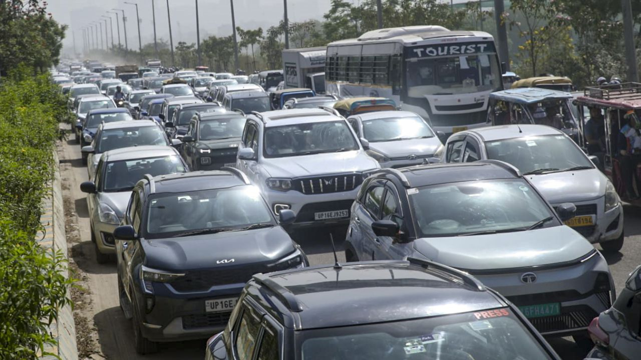 traffic jam in noida