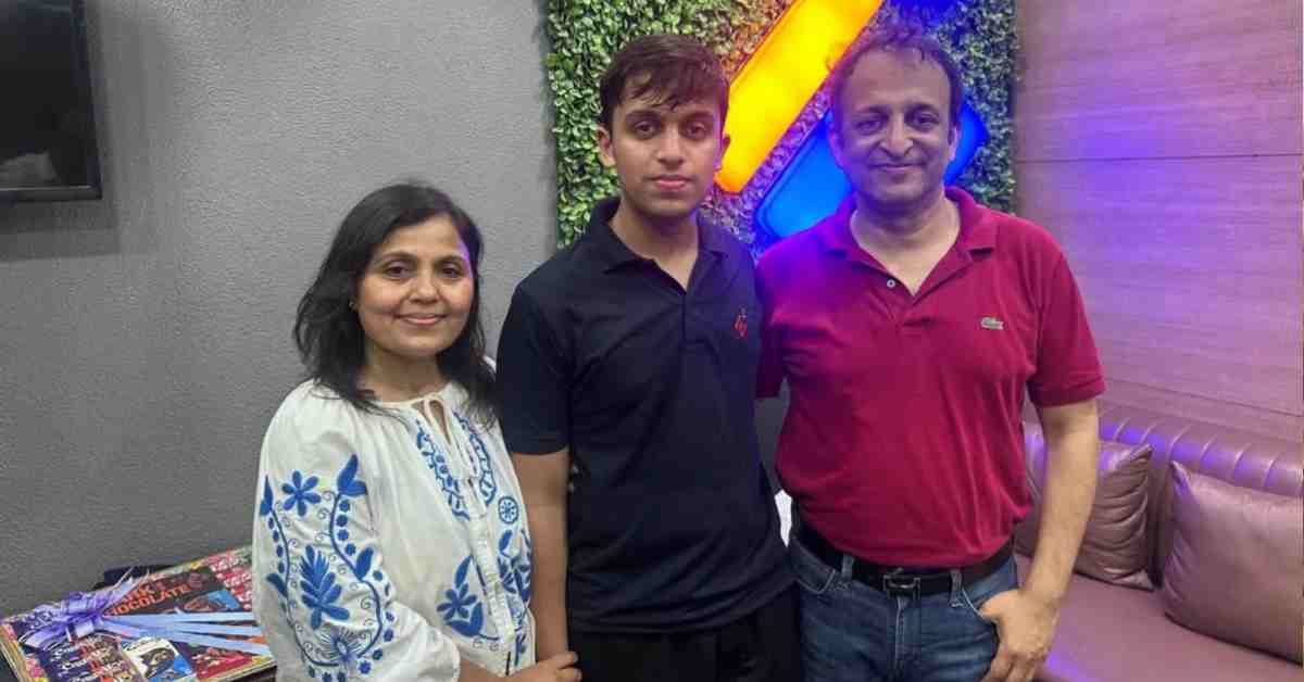Neet Topper Aryan Gupta With Parents