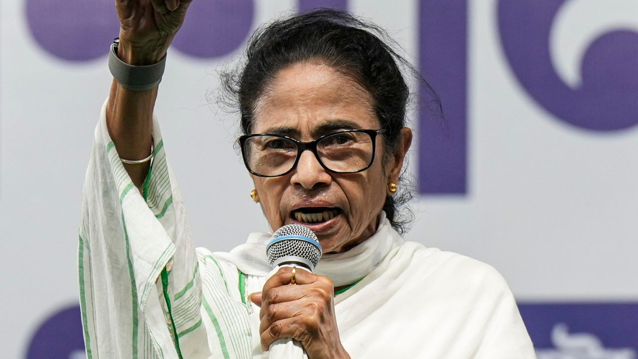 Mamata Banerjee attacks PM modi on Jhalmuri