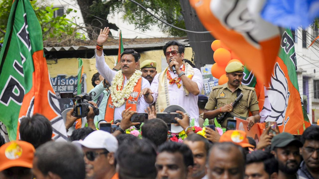 TMC BJP supporters clash in Howrah