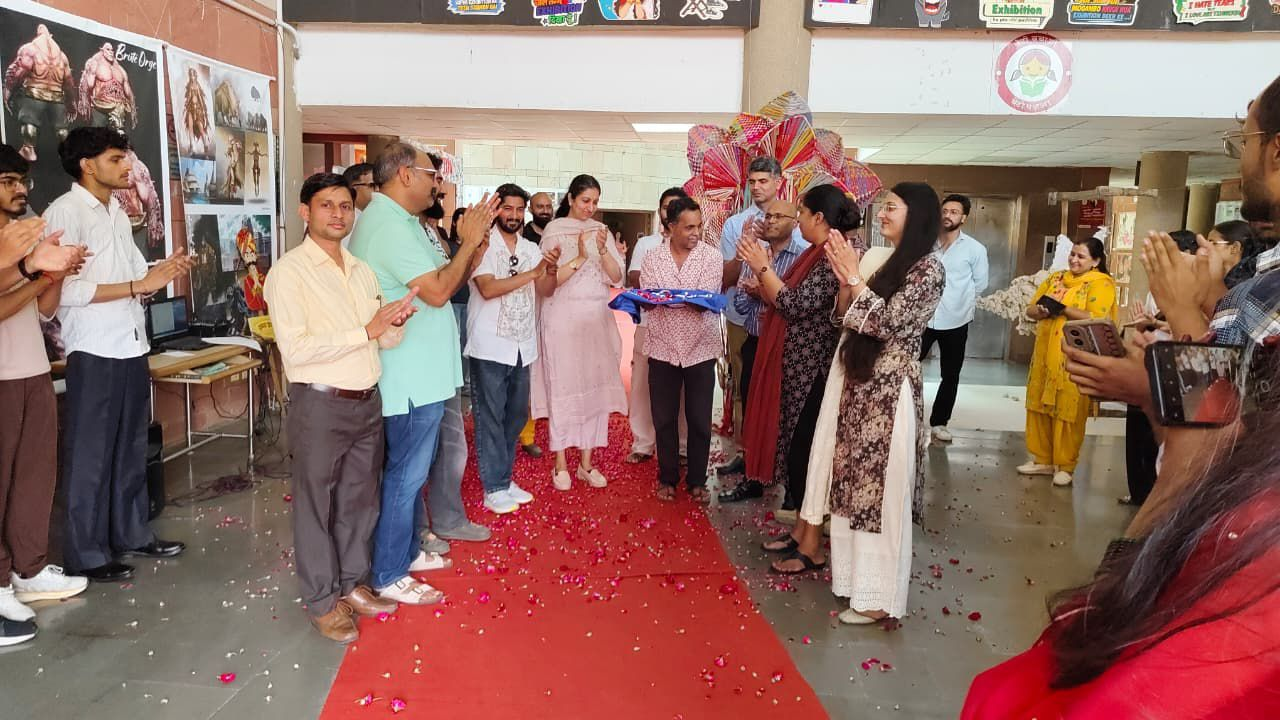 Rohtak 8 days DLCSUPVA Abhivyanjana exhibition concludes