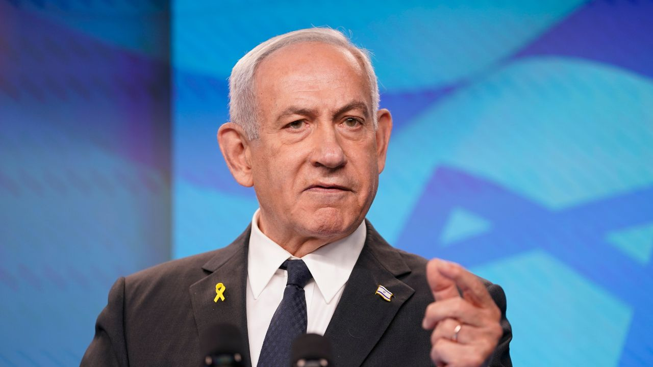 Israeli lawmakers vote favour of dissolved Knesset bill