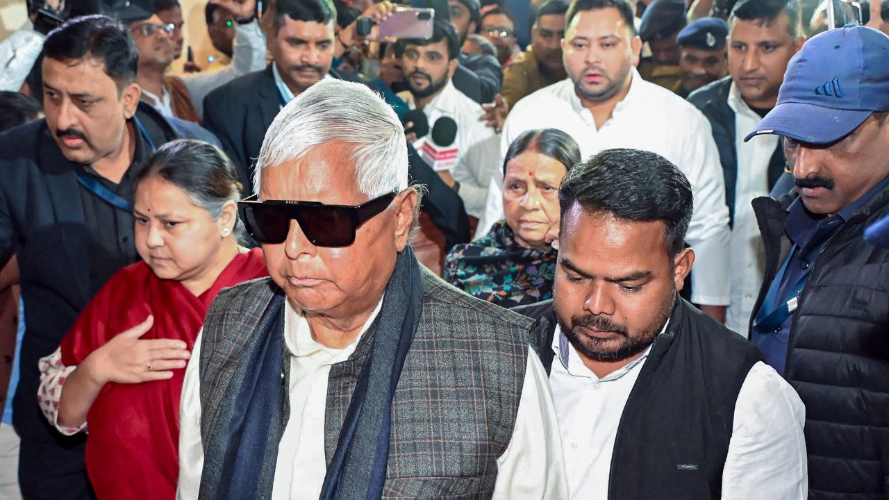 Bihar Government remove Lalu and Rabri Z+ securty