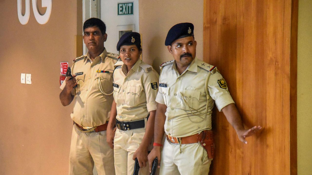 Motihari SP raid on Naresh Pandey hideout