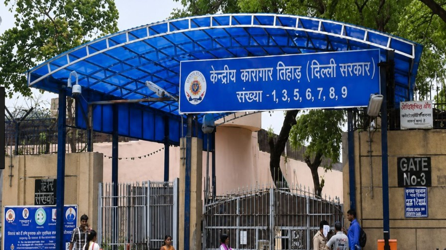 ACB busts Bribery racket in Delhi jails