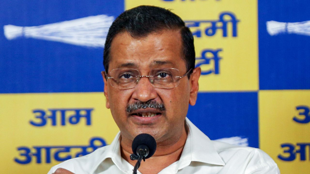 Arvind Kejriwal attacks Centre