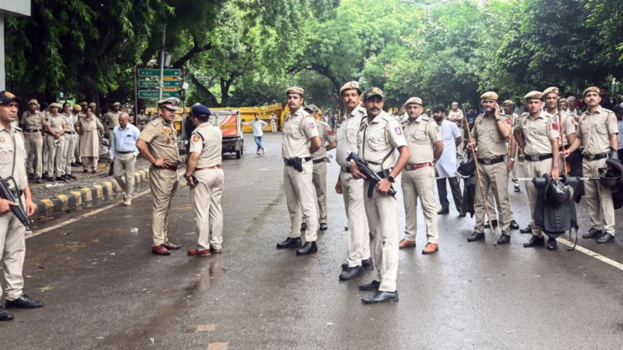 Delhi Police warns in Gen-Z language said Dear Kuchu Puchu