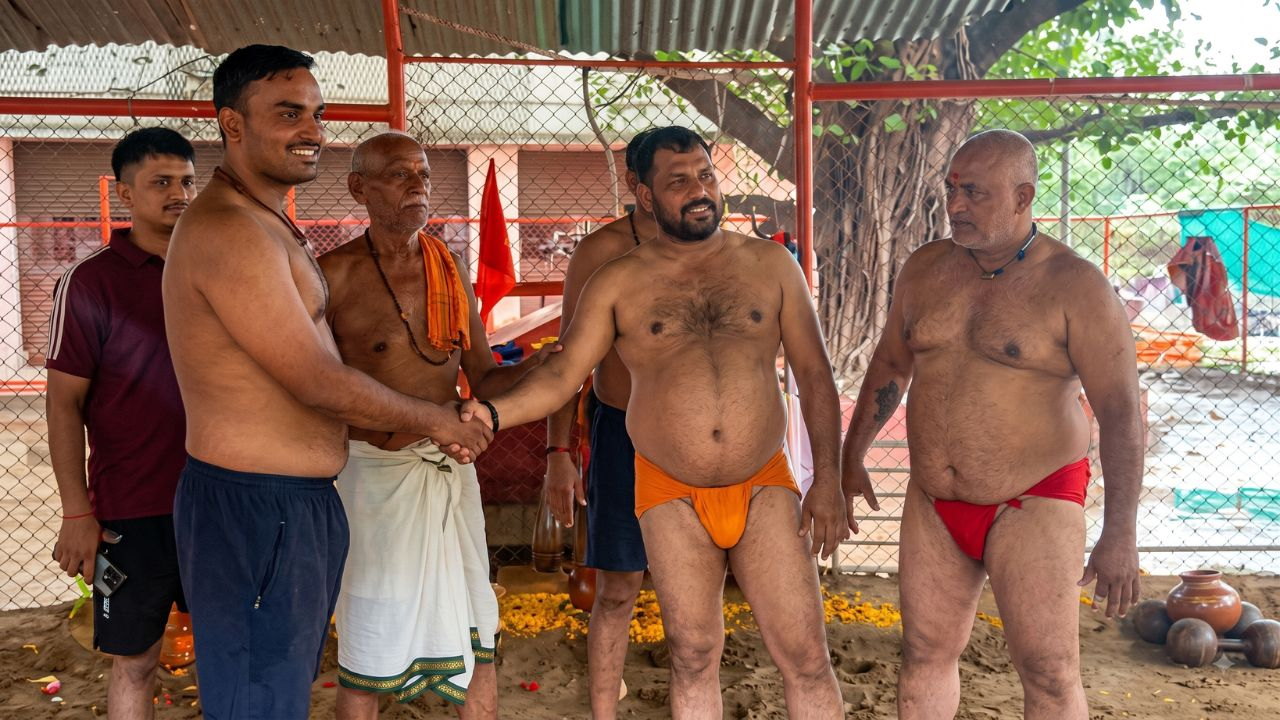 BJP and SP leader battle in wrestling ring
