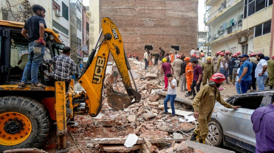 building collapse at Satya Niketan