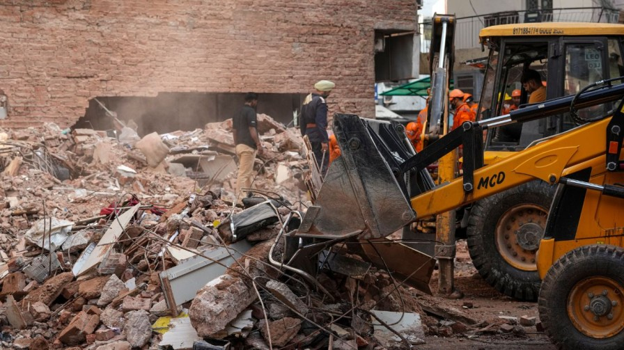 Bengali student Sana Varash lived in Satya Niketan collapse PG luckily survived