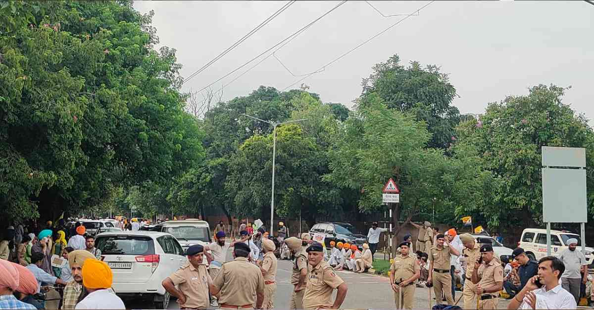 Chandigarh Police and Protestors