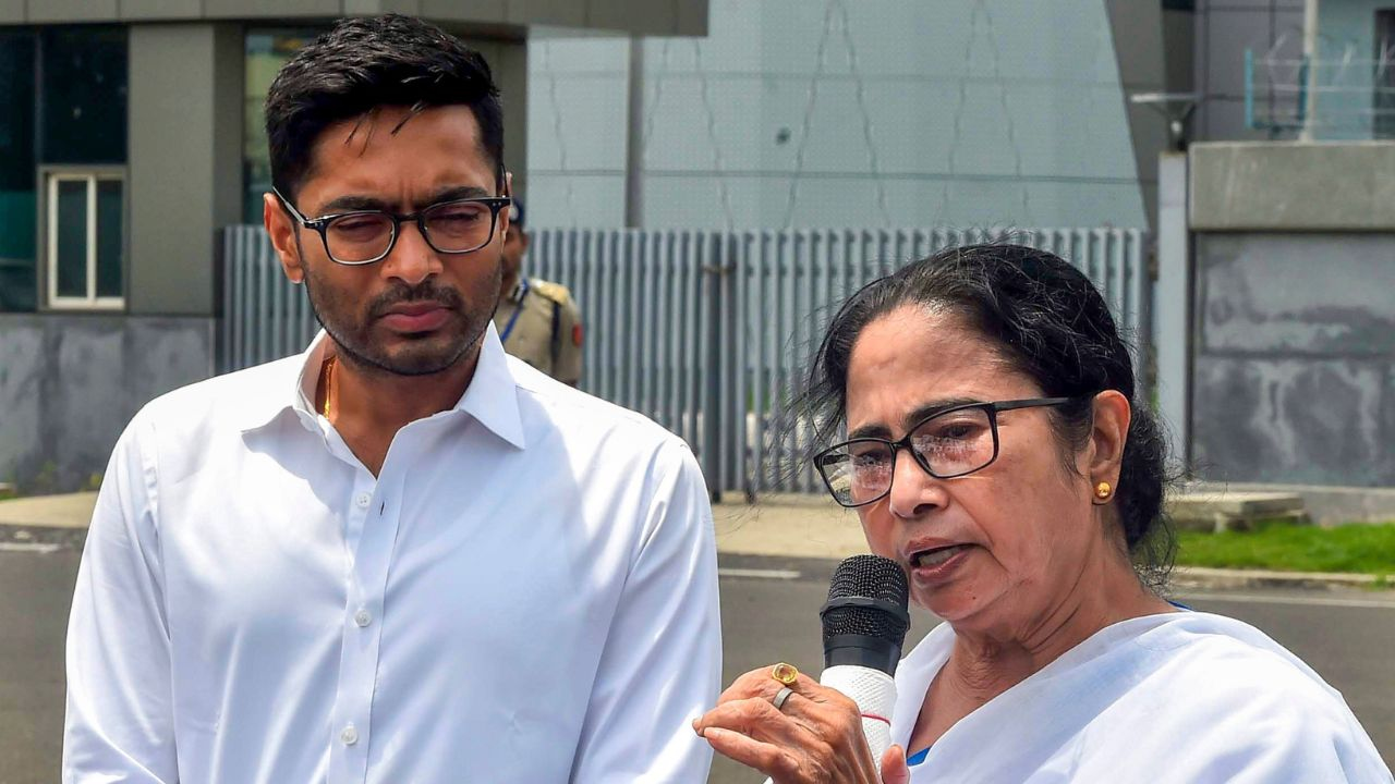 abhishek banerjee and mamata banerjee