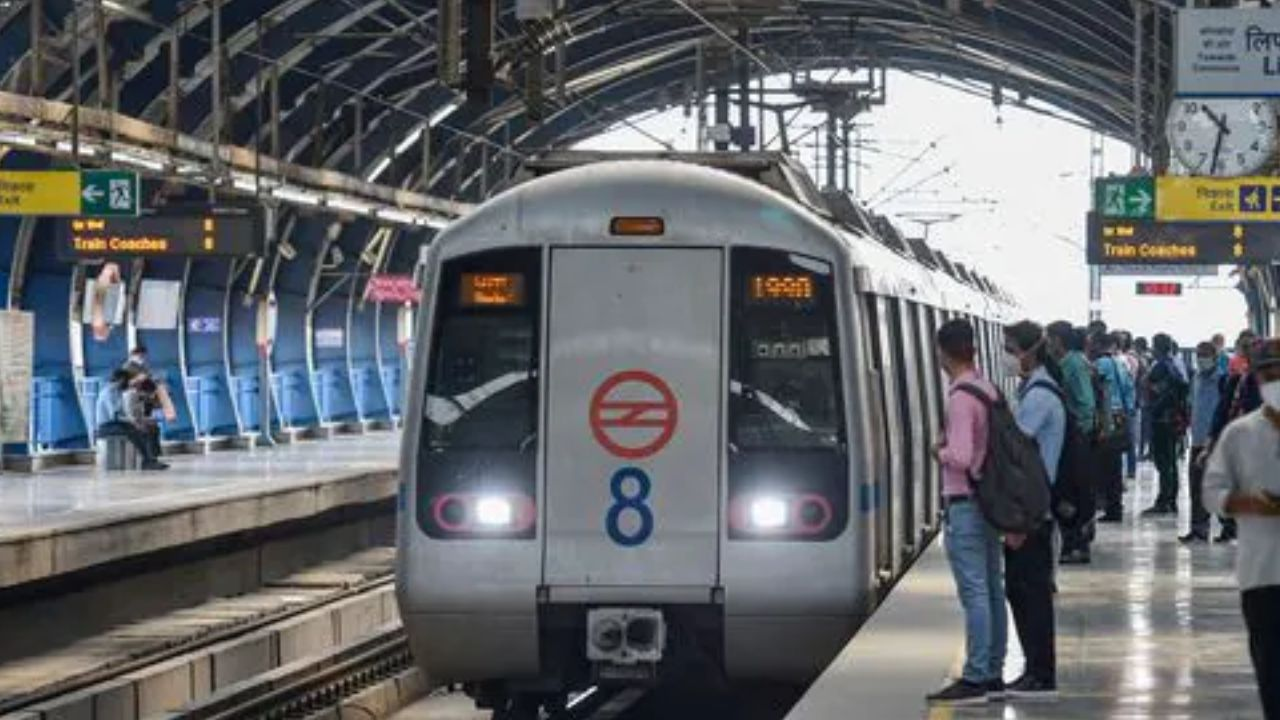 Delhi Metro News.