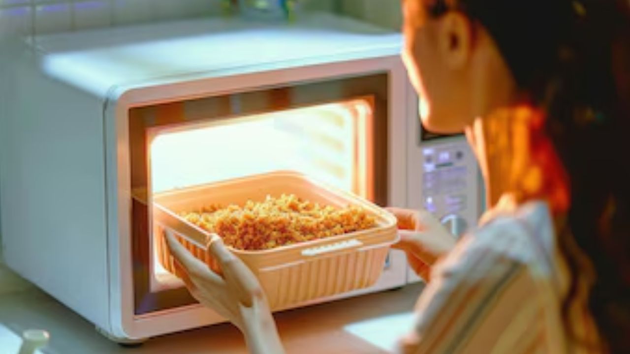 food heating microwave