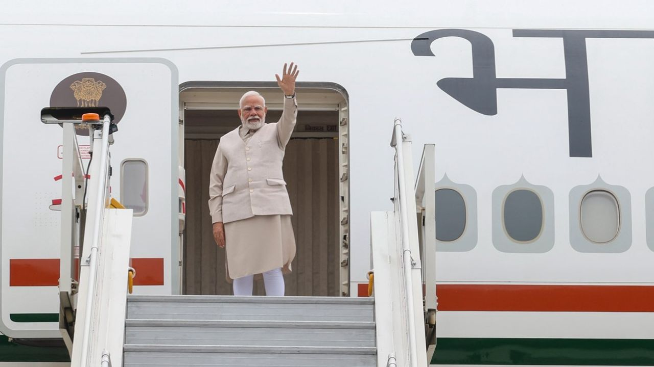 modi foreign trips cost