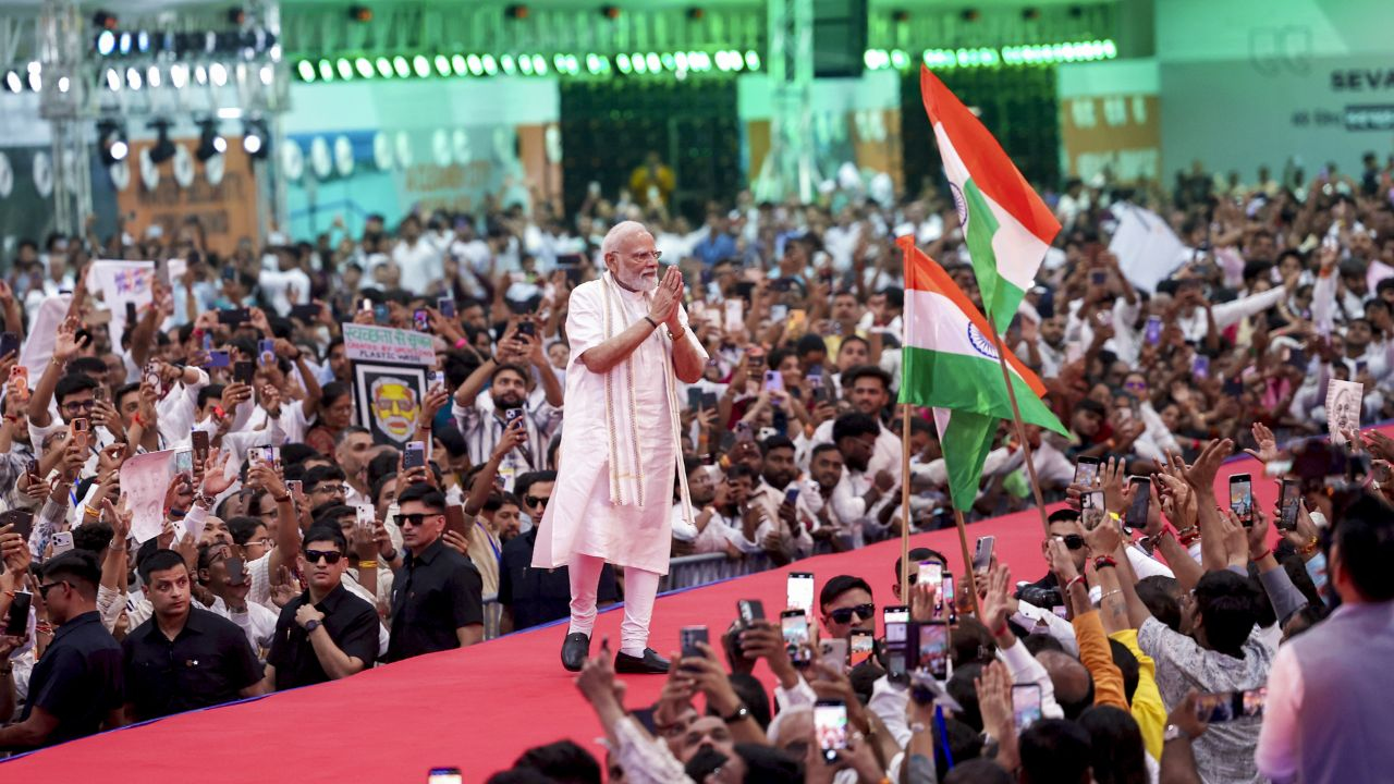 pm narendra modi walking at ramp
