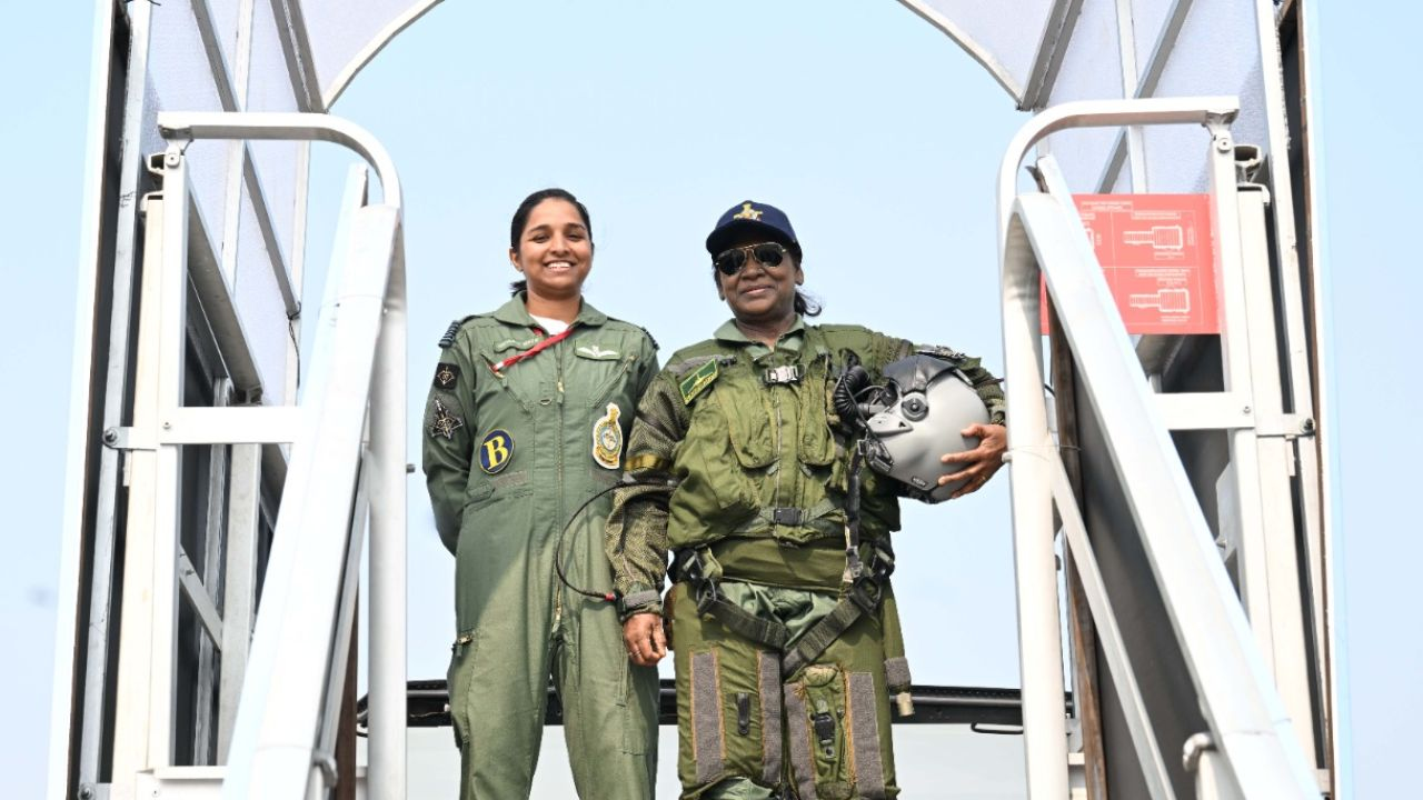 President Draupadi Murmu and Shivangi Singh.