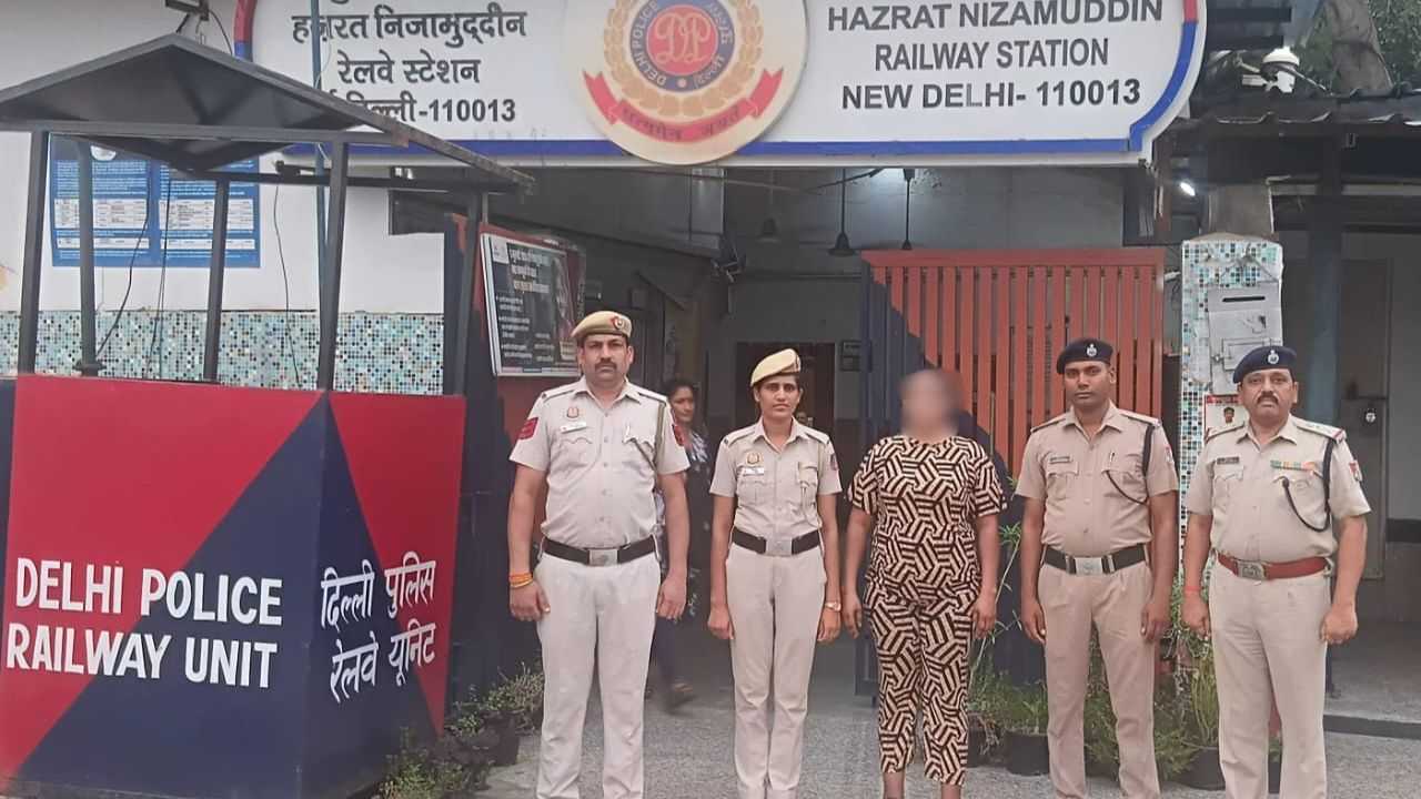 Hazarat Nizamuddin station Cocaine