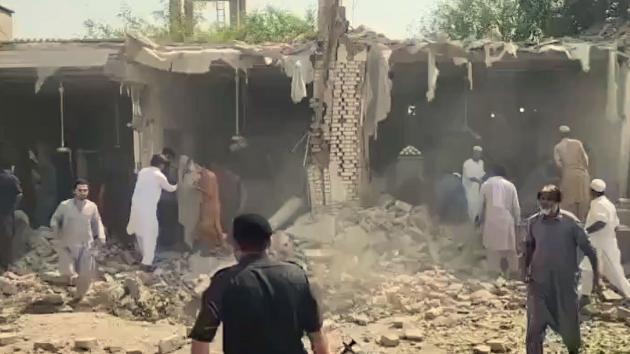Pakistan mosque blast