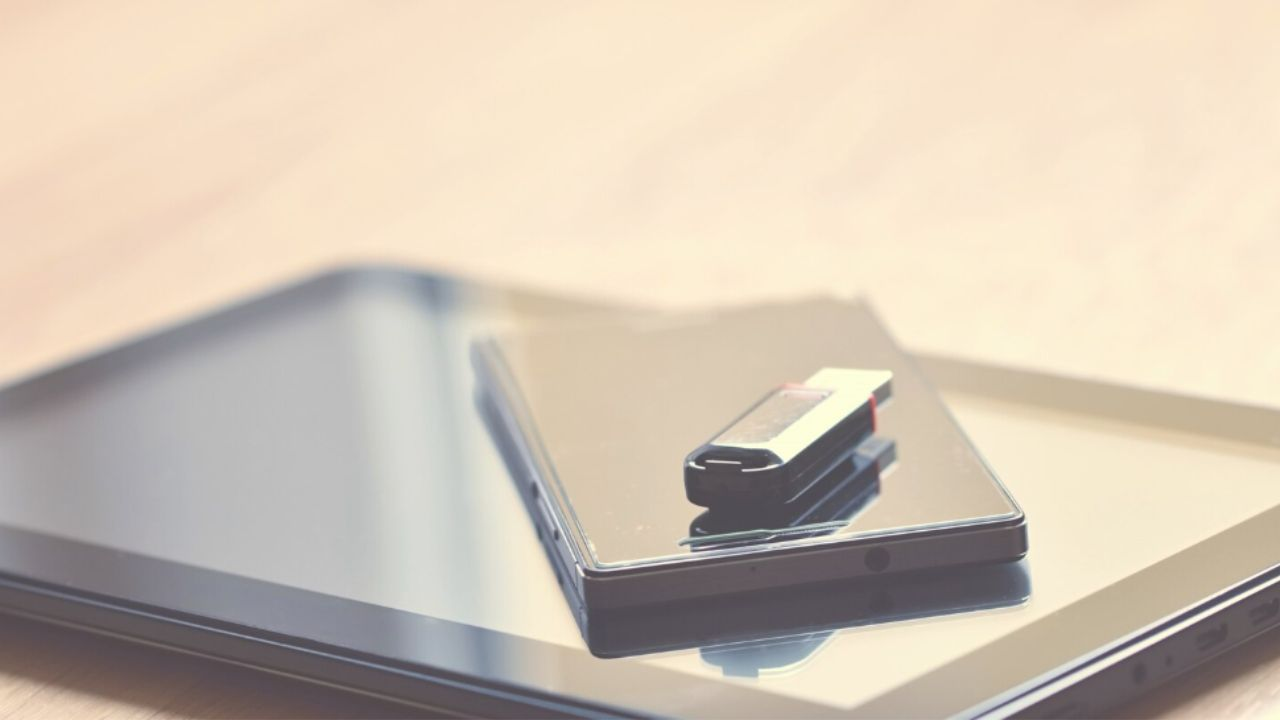 J&K Government prohibiting pen drives