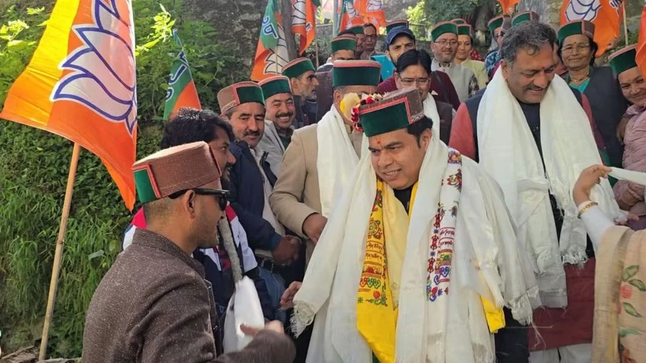 हिमाचल बीजेपी प्रभारी श्रीकांत शर्मा प्रवास के दौरान, photo Credit-HP BJP