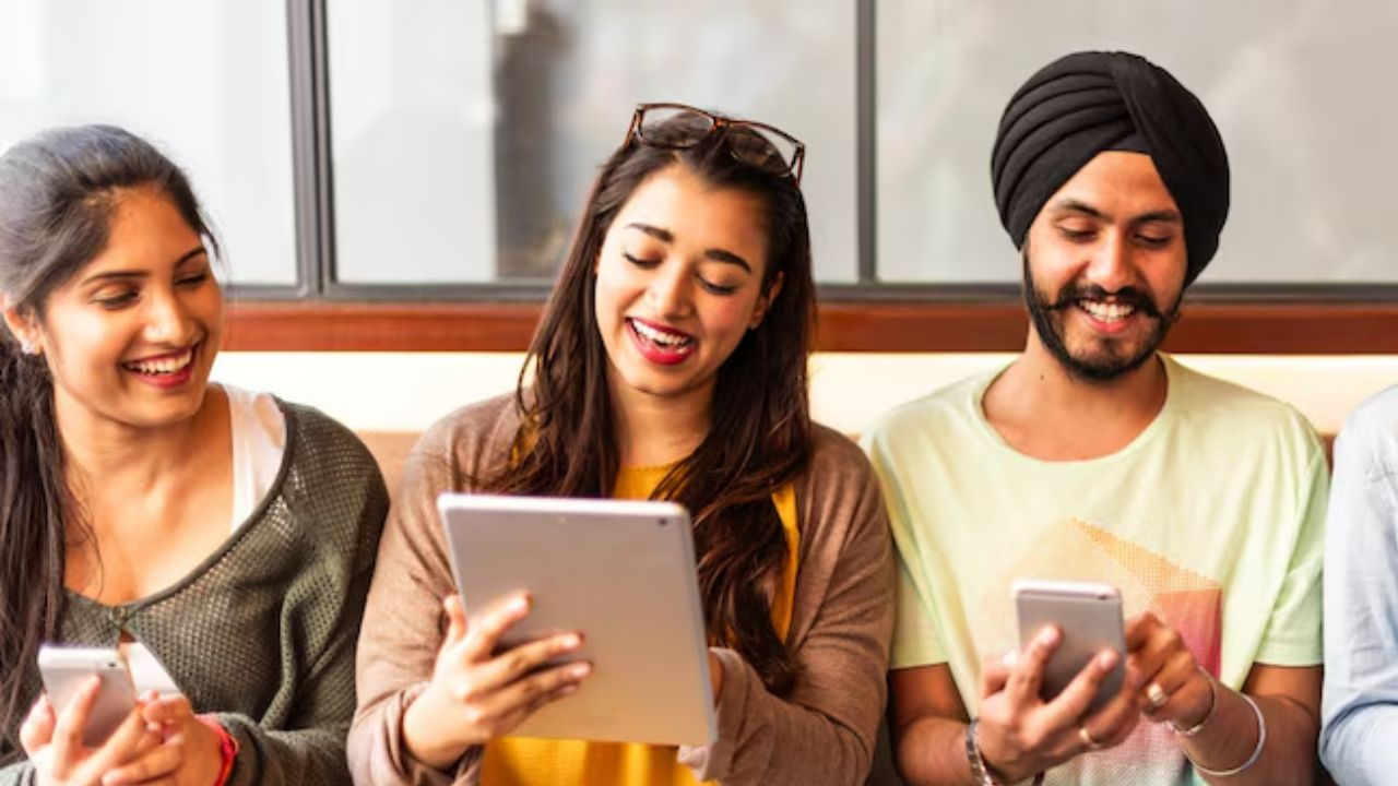 some people using social media