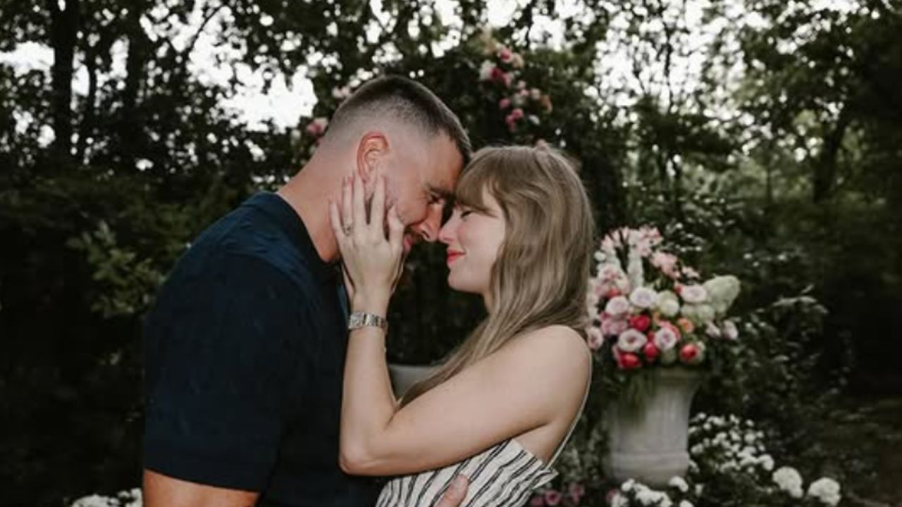 Singer Taylor Swift Engagement