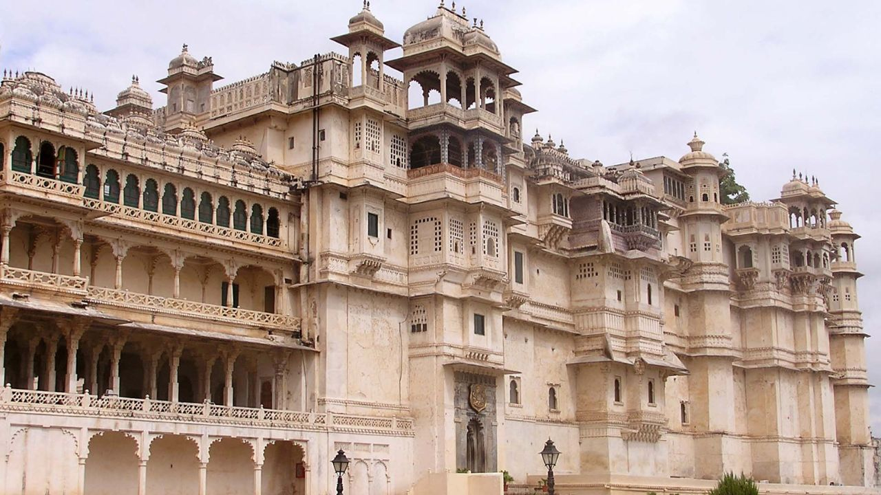 Udaipur City Palace and Dhooni Darshan Image